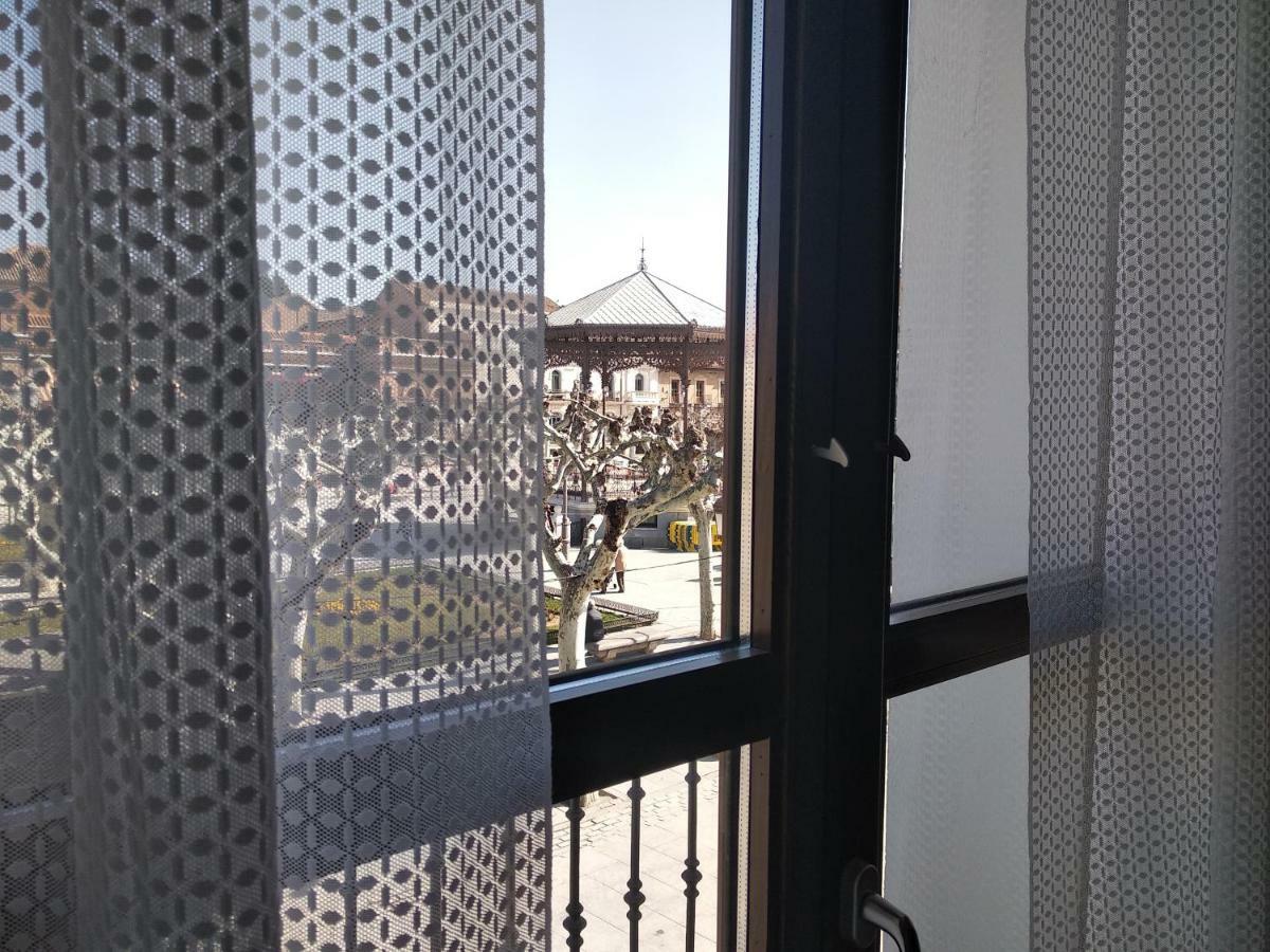 אלקאלה דה הנארס La Casa Tahona Plaza De Cervantes מראה חיצוני תמונה